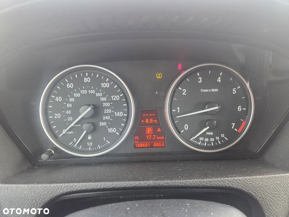 BMW X5 xDrive48i - 25