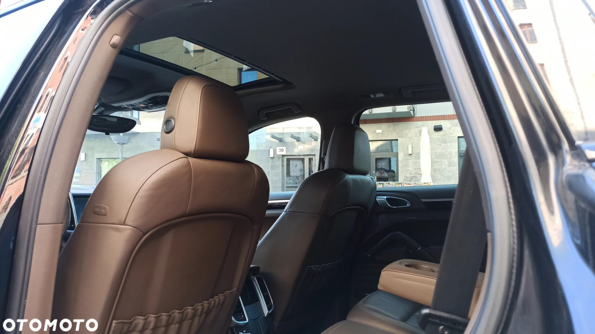 Porsche Cayenne Platinum Edition - 18