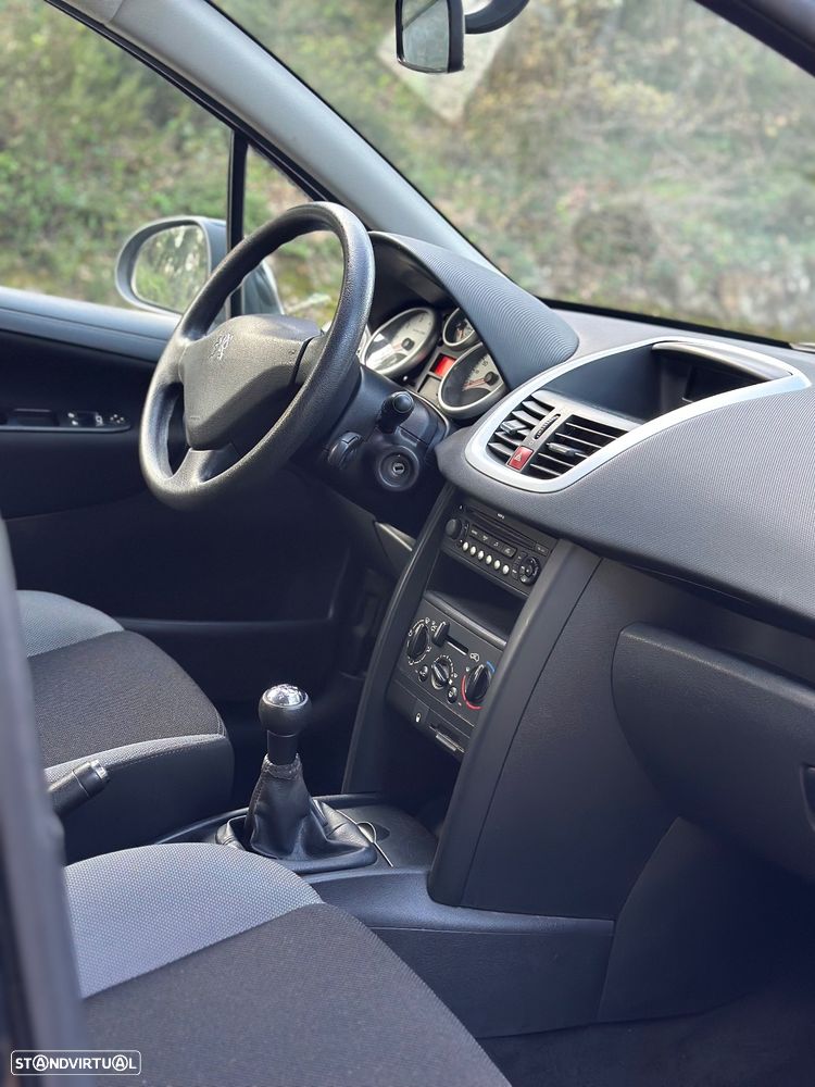 Peugeot 207 1.4 16V Trendy - 13