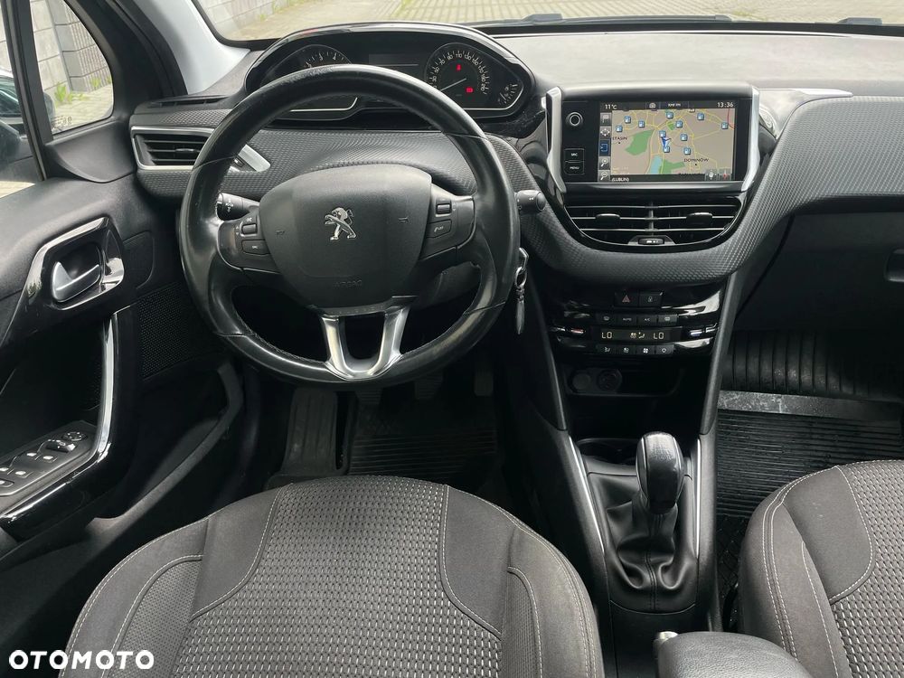 Peugeot 208 1.2 PureTech Allure S&S - 11