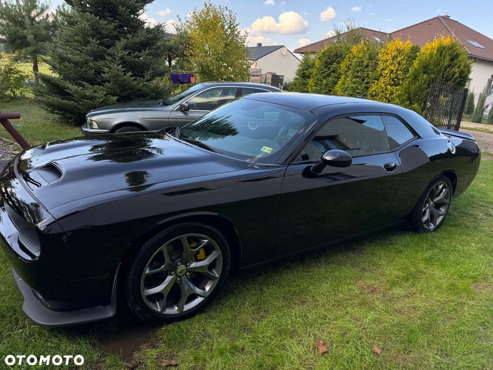 Dodge Challenger - 21