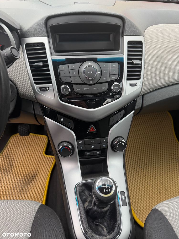 Chevrolet Cruze - 10
