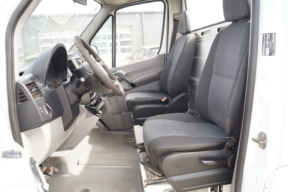 Mercedes-Benz Sprinter - 15