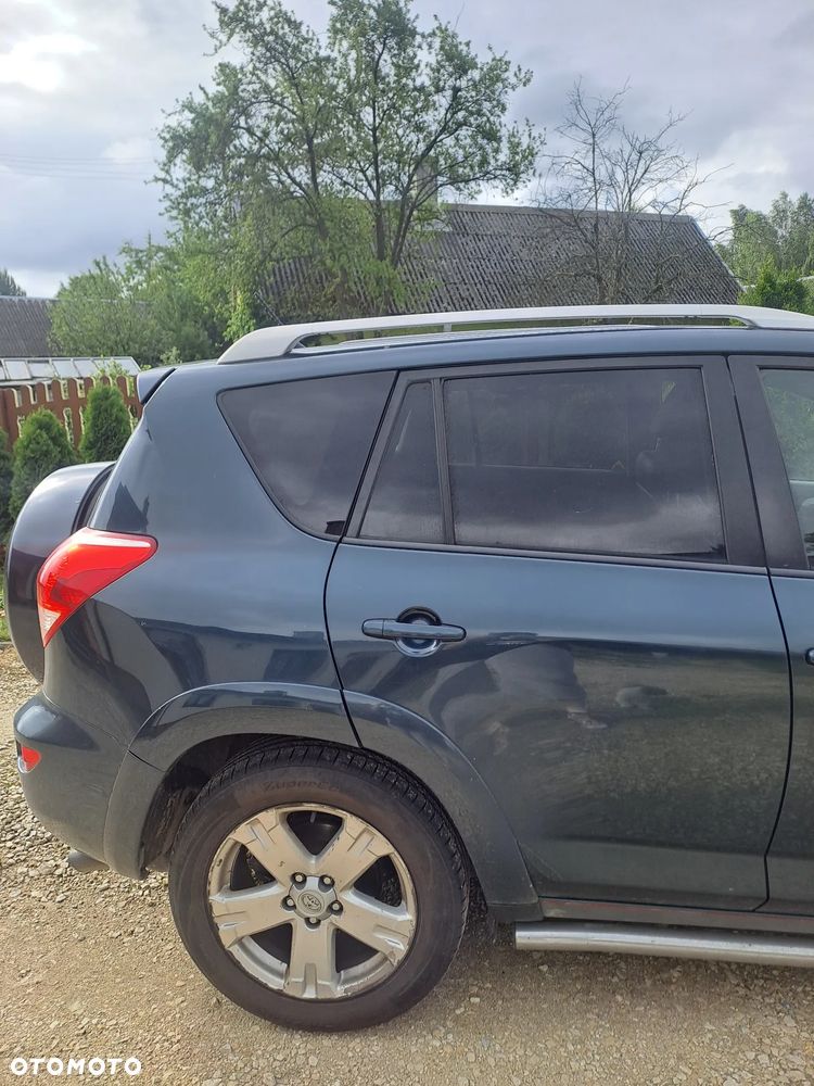 Toyota RAV4 2.2 D-4D X - 2