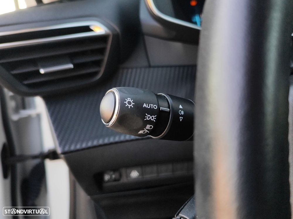 Peugeot e-208 50 kWh Allure - 19