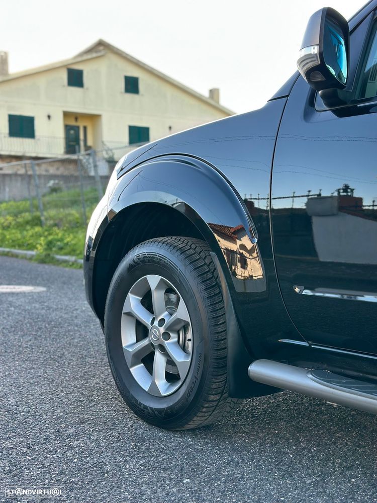 Nissan Navara 2.5 dCi CD LE Hi-Tech +P.Premium AT 4WD - 11