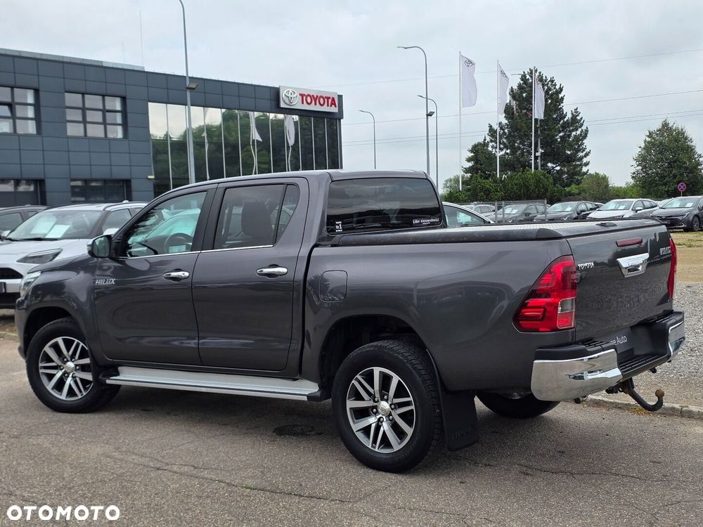 Toyota Hilux 2.4 D-4D Double Cab SR5 4x4 - 17