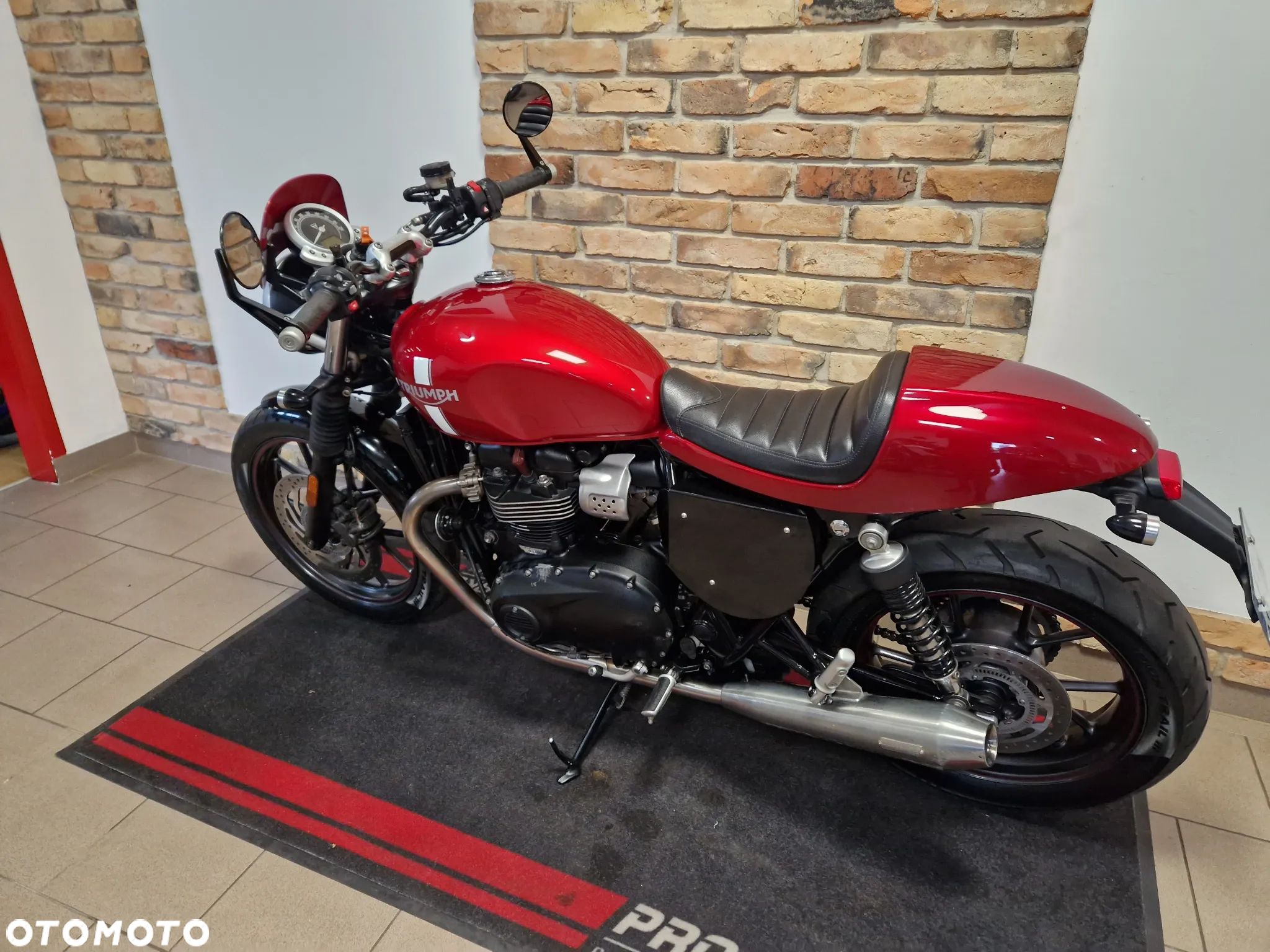Triumph Street Twin - 8