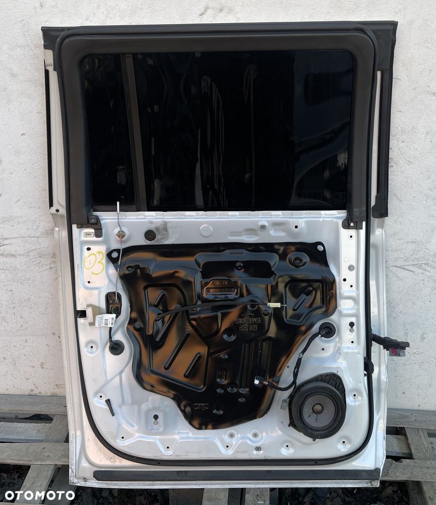 O3 CADILLAC ESCALADE IV 2014 - ESV LWB DRZWI TYLNE LEWE TYŁ SZYBA 23378567 - 13