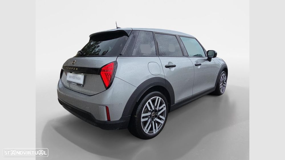 MINI 5 Portas Cooper C Classic M - 4