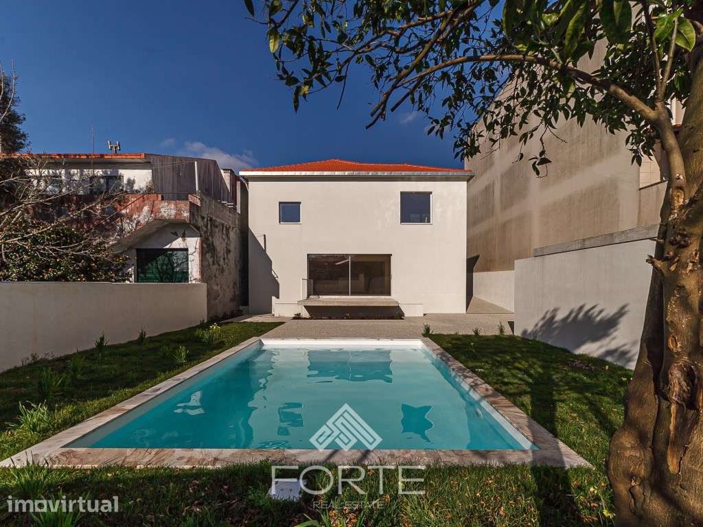 Moradia T3 com Piscina no centro de São João da Madeira - Grande imagem: 2/53