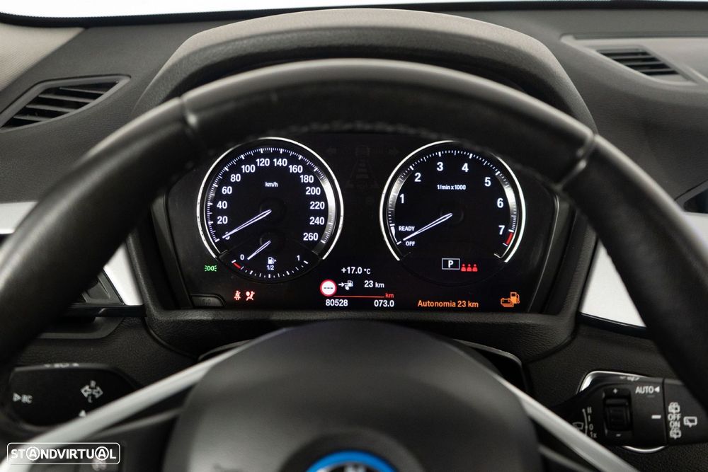 BMW X1 25 e xDrive Corporate Edition - 26