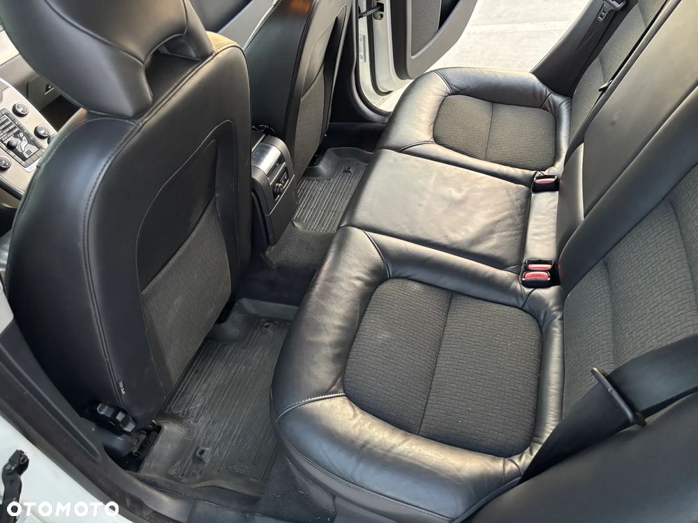 Volvo V70 2.5T Ocean Race - 14