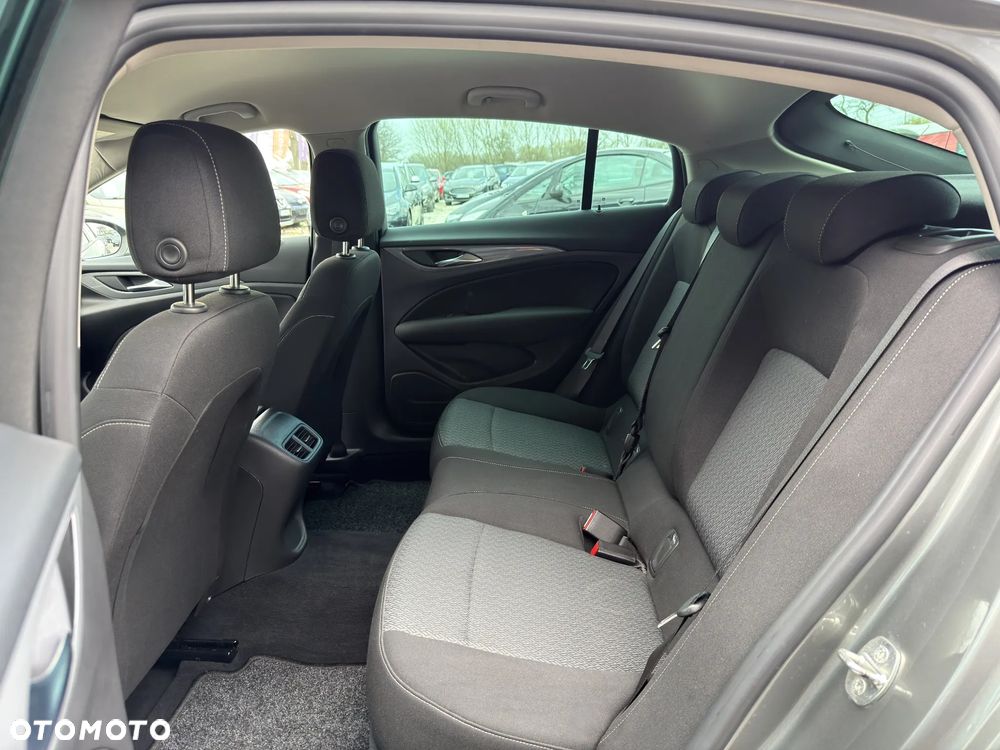 Opel Insignia 1.5 T Exclusive S&S - 27