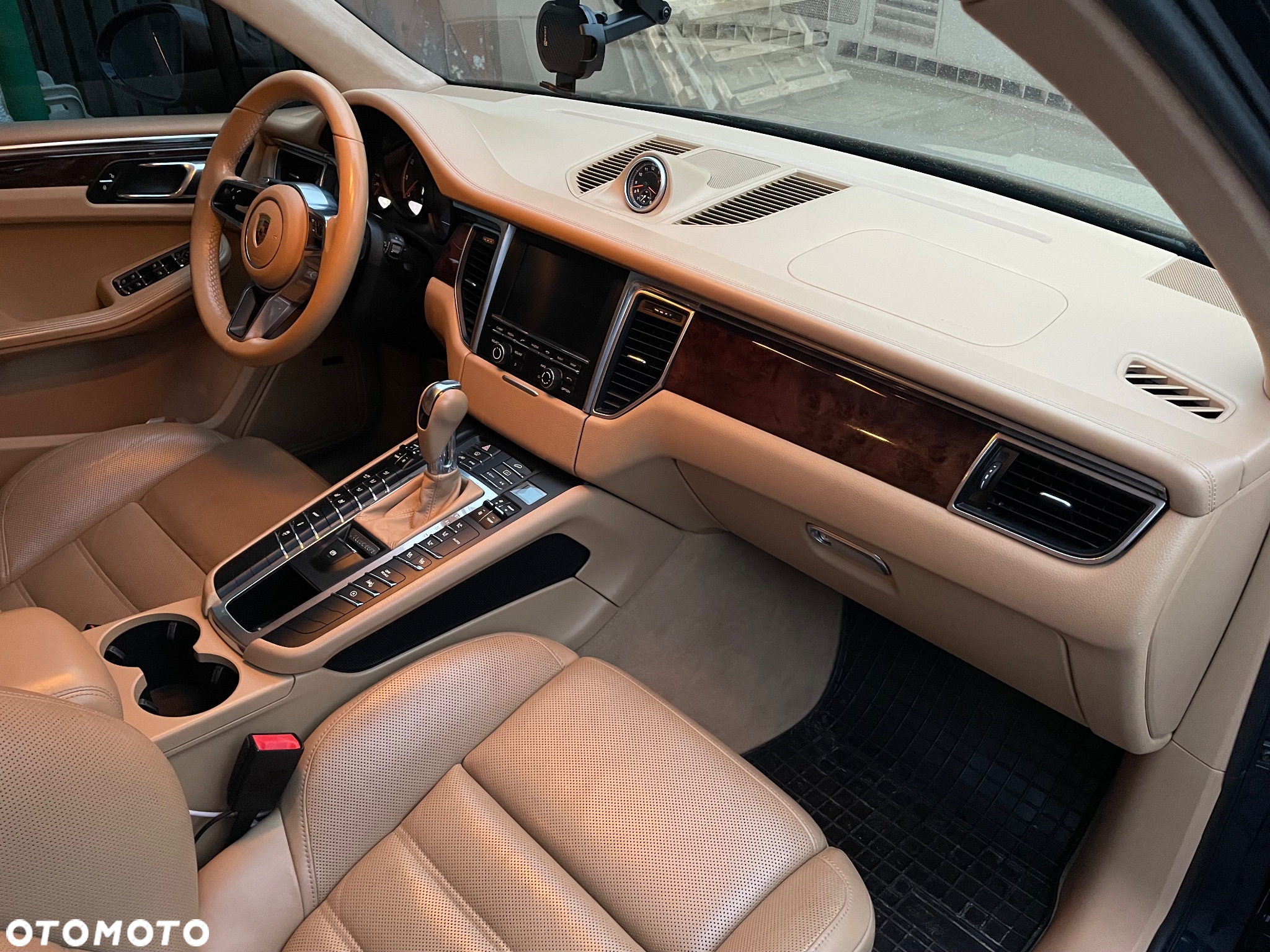 Porsche Macan Turbo PDK - 22