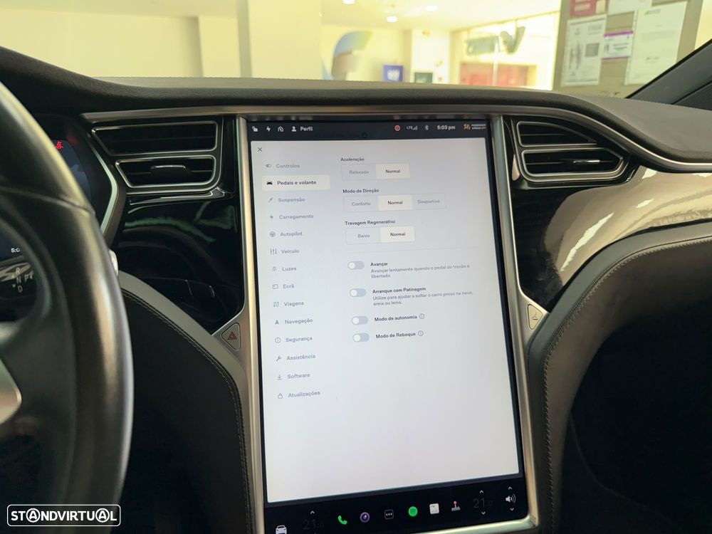 Tesla Model X 100D - 28
