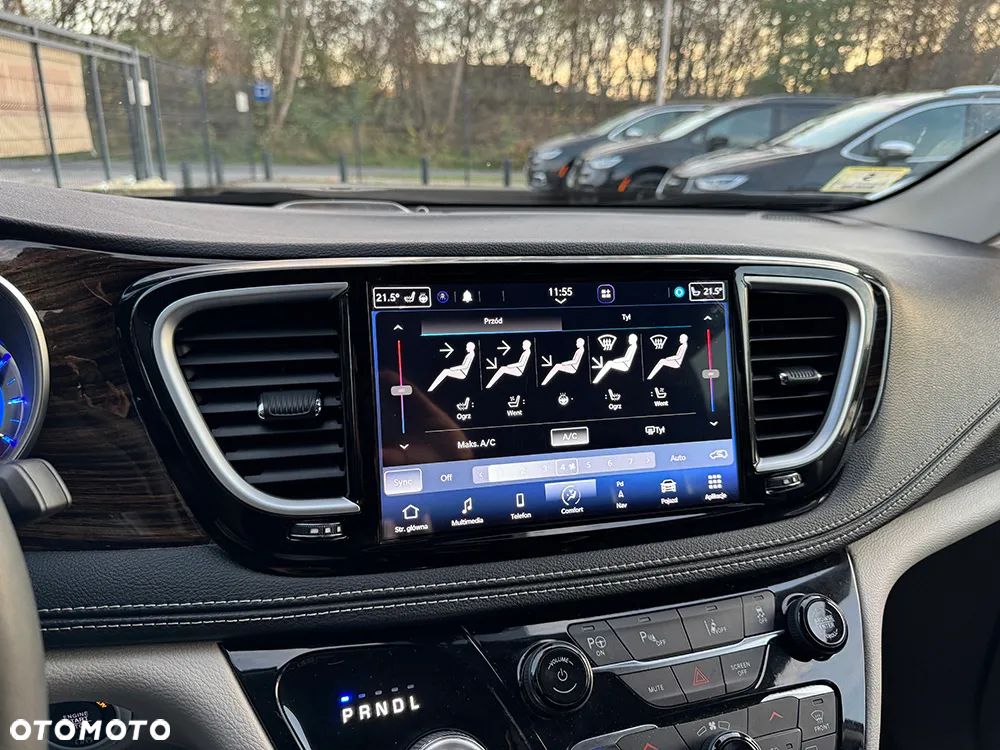 Chrysler Pacifica - 28