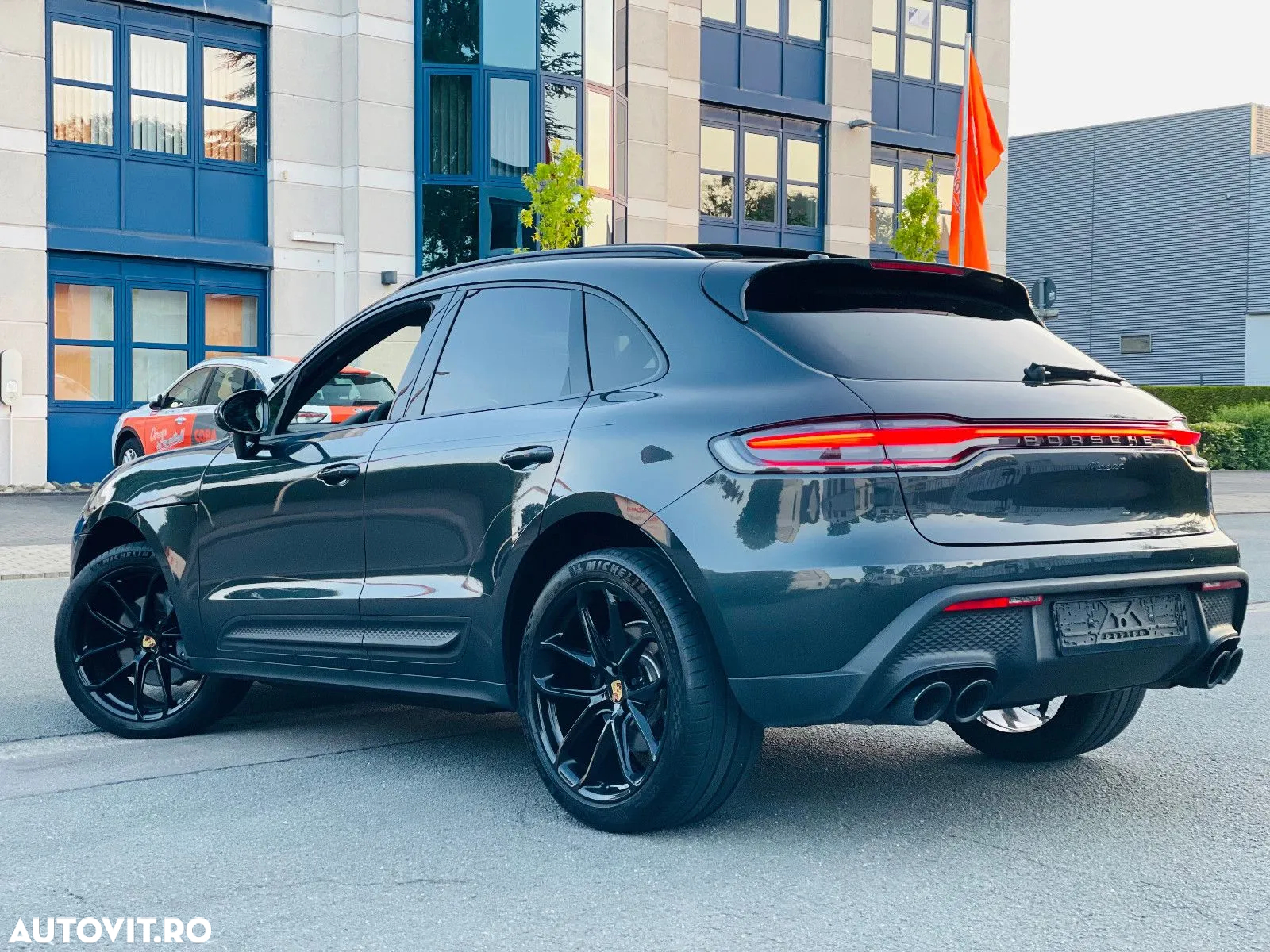 Porsche Macan - 4