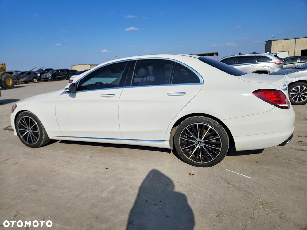 Mercedes-Benz Klasa C 300 4Matic 9G-TRONIC Avantgarde - 3