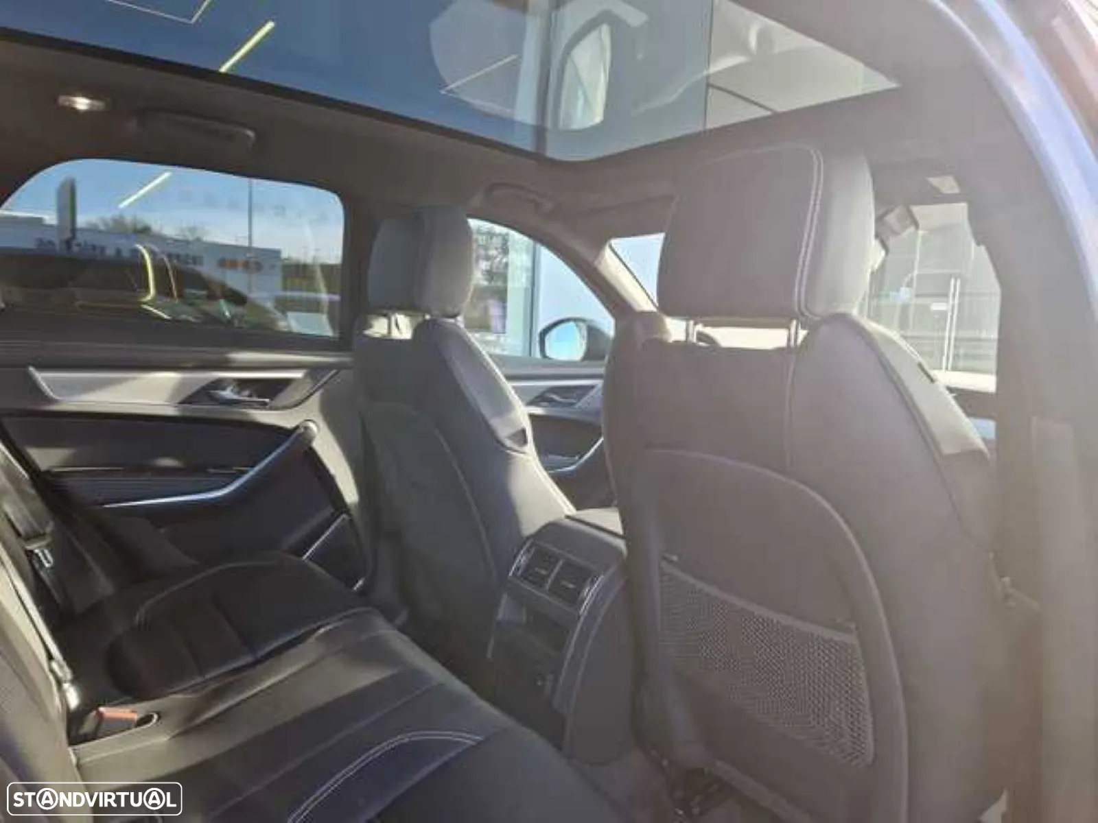 Jaguar F-Pace 2.0 P400e AWD R-Dynamic S - 4