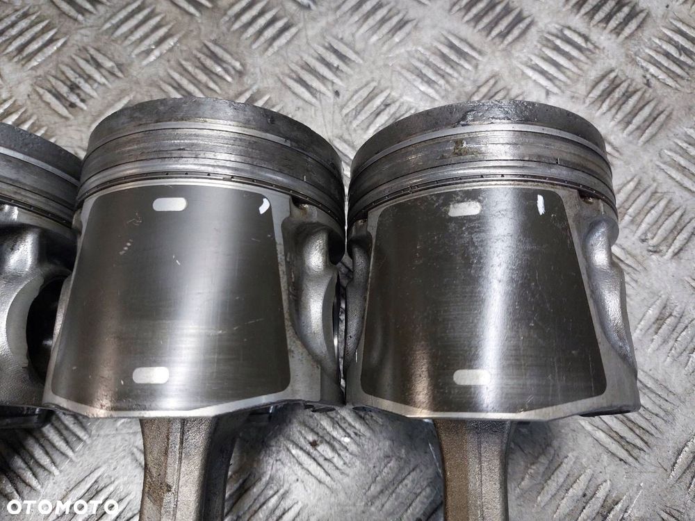 TŁOK + KORBOWÓD KOMPLET IVECO DAILY IV 2019- 3.0 D EURO 6 F1CFL411 - 3