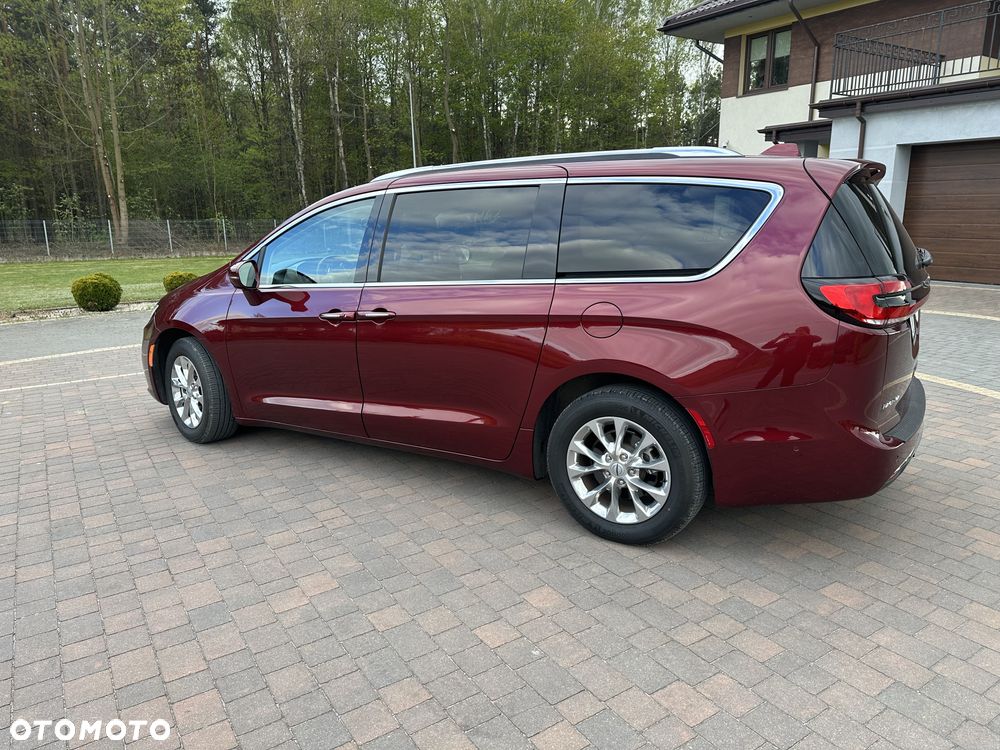 Chrysler Pacifica - 8