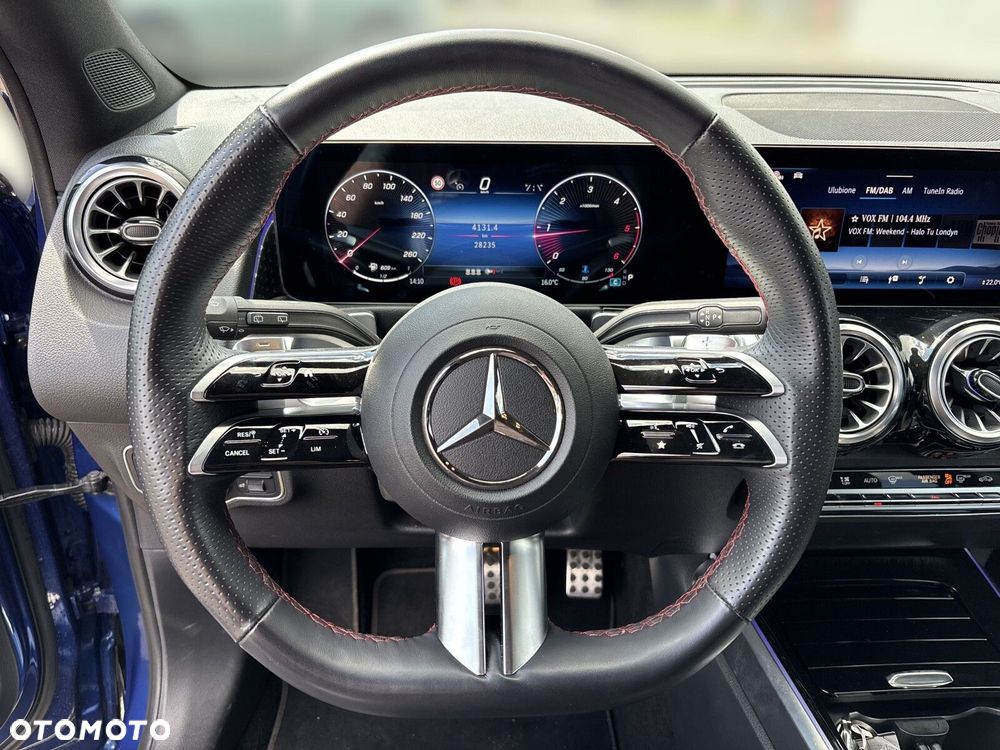 Mercedes-Benz GLB - 12