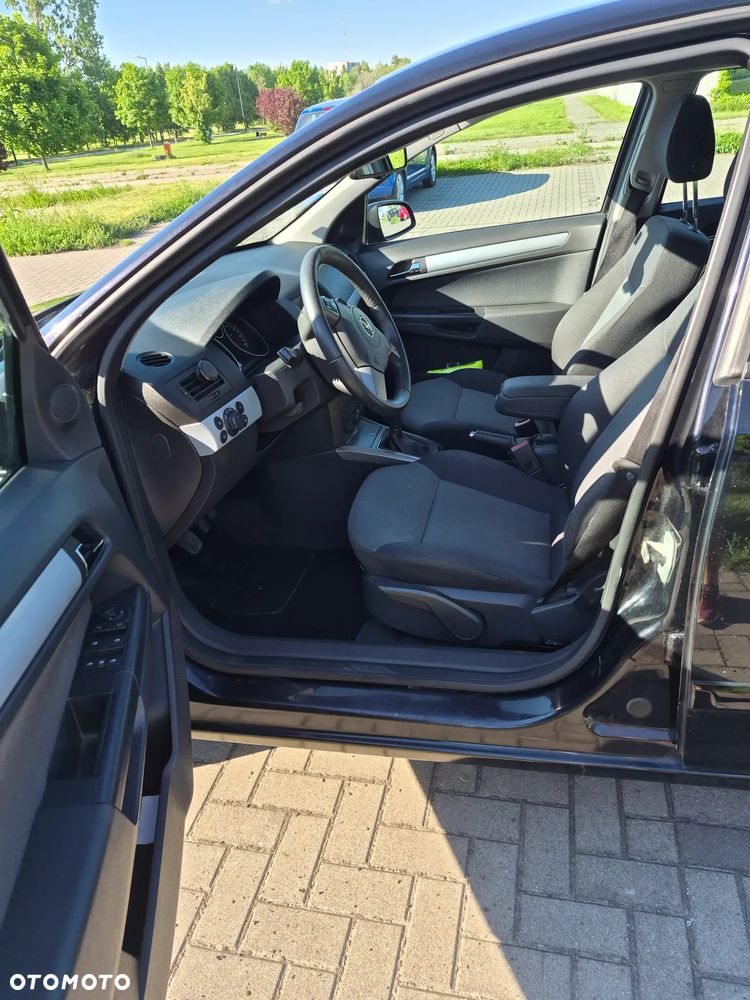 Opel Astra 1.6 Enjoy - 9