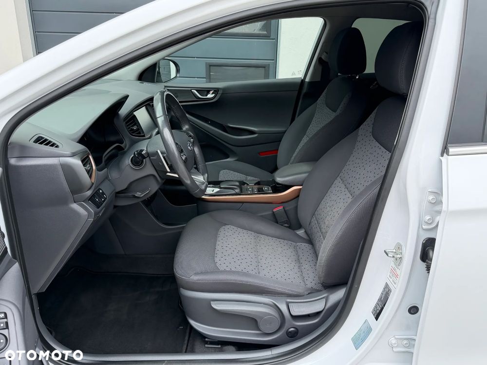 Hyundai IONIQ - 20