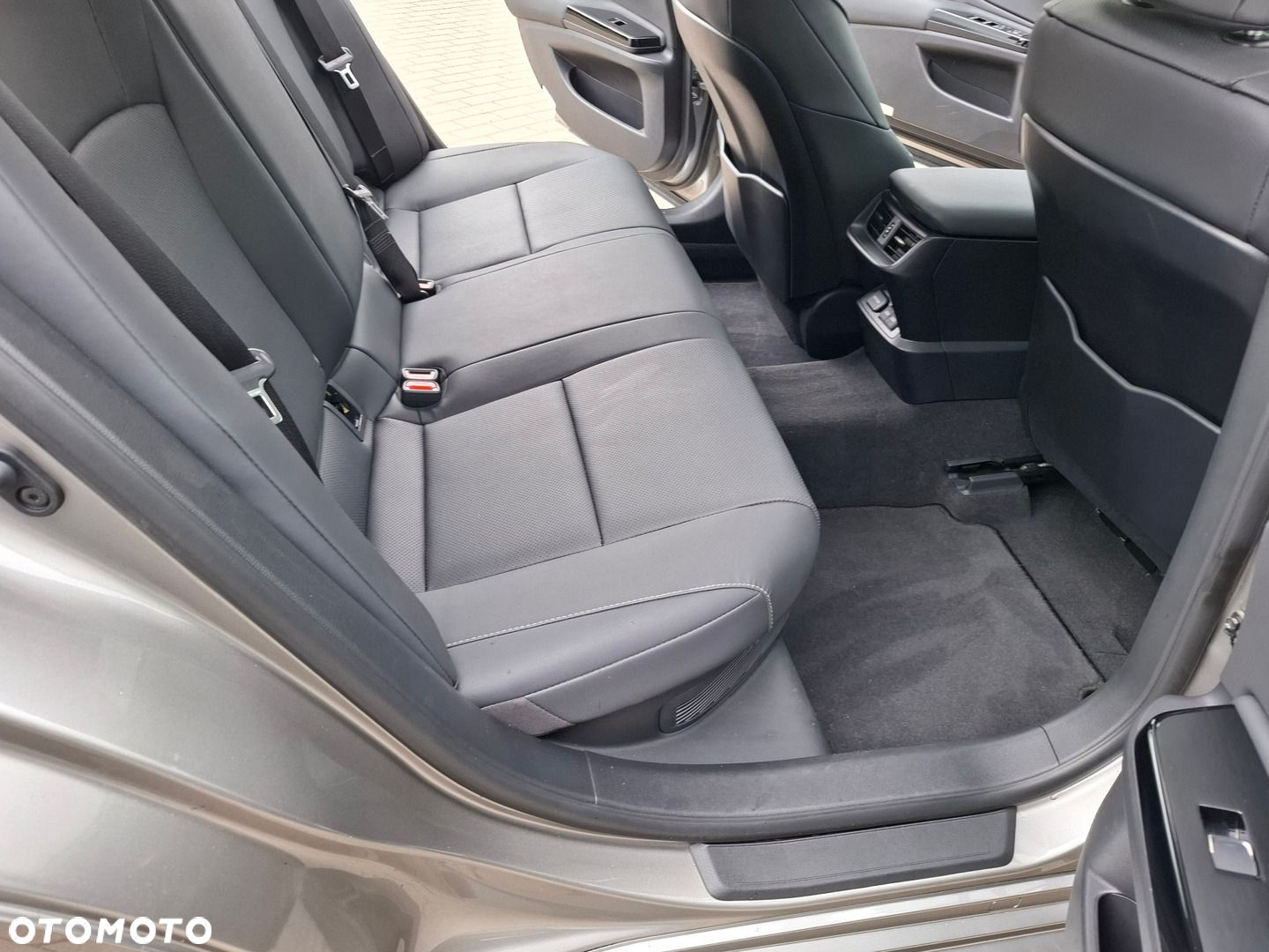 Lexus ES - 26