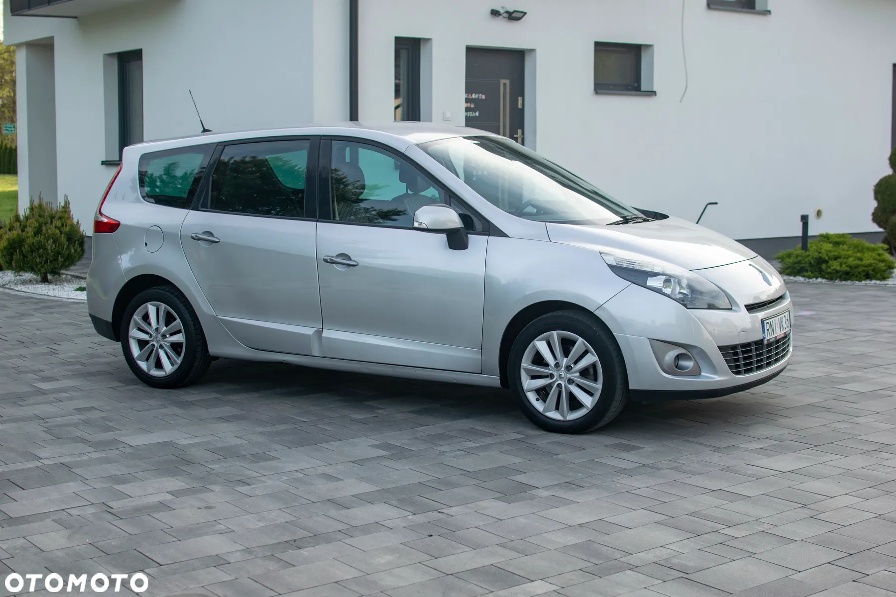 Renault Grand Scenic - 15
