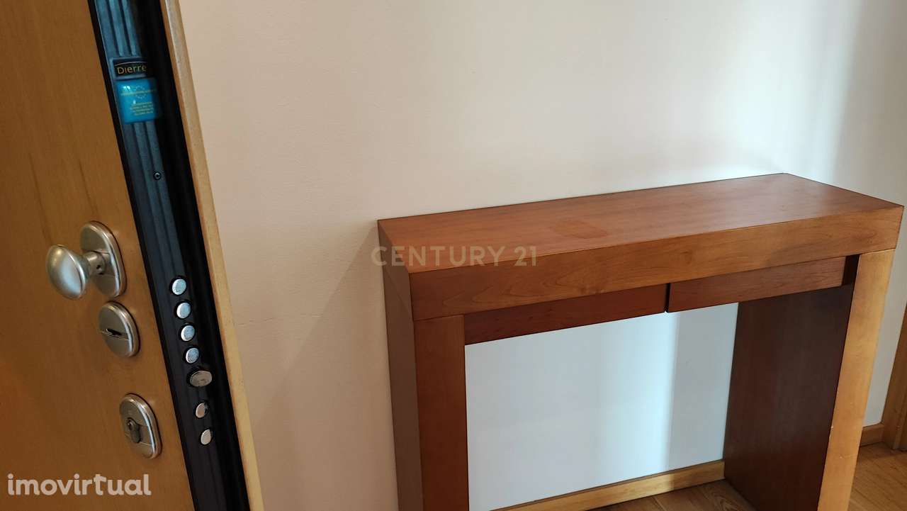 Apartamento T2 Mobilado em Condomínio Fechado - Grande imagem: 2/25