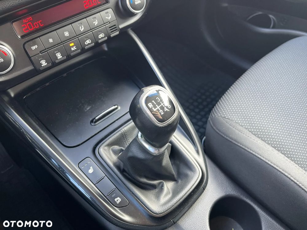 Kia Carens 1.6 GDI Business Line EU6 - 15