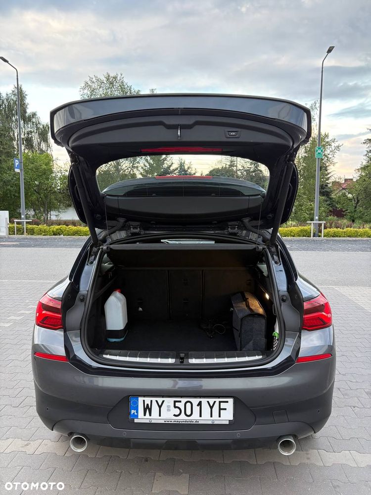 BMW X2 sDrive18d Advantage - 18