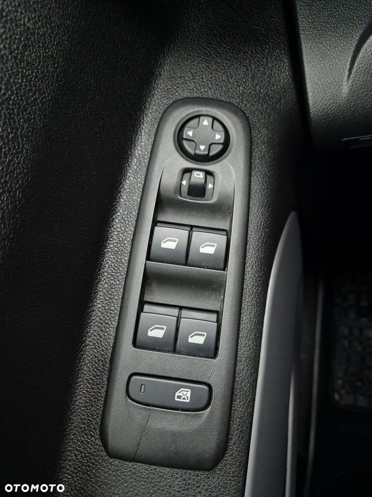 Toyota Proace City Verso 1.2 D-4T Business - 9