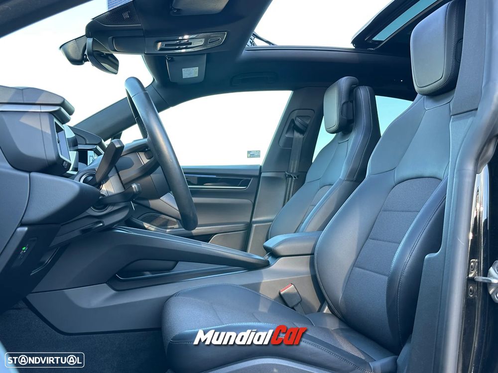 Porsche Macan Electric 4 - 15