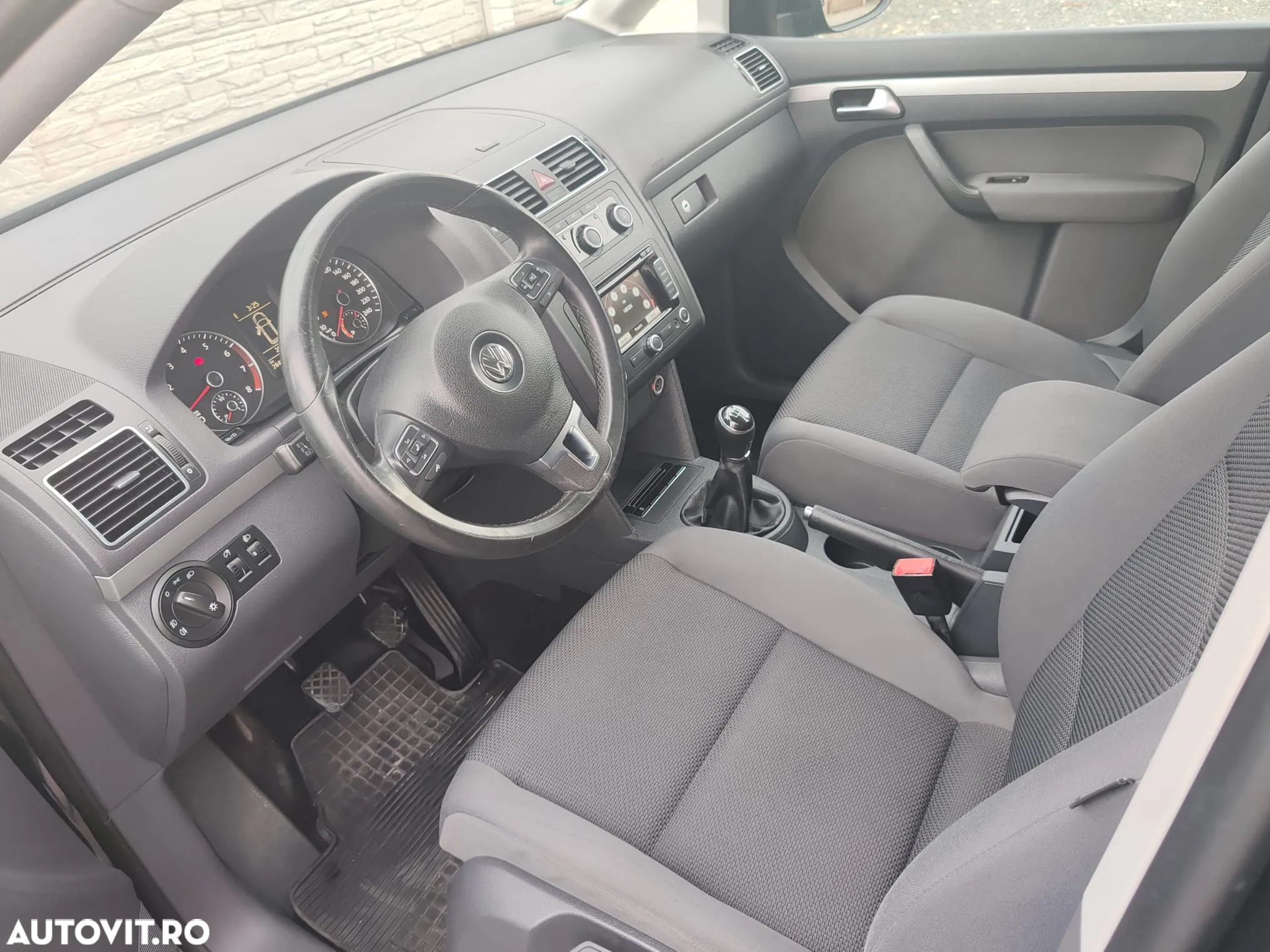 Volkswagen Touran - 7