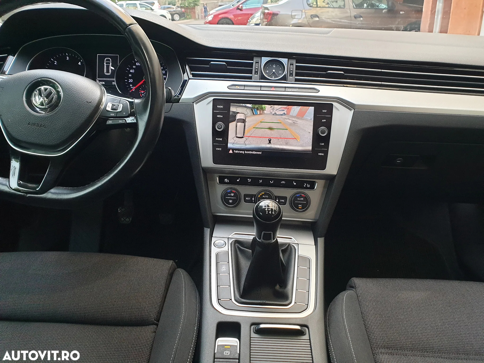 Volkswagen Passat - 5
