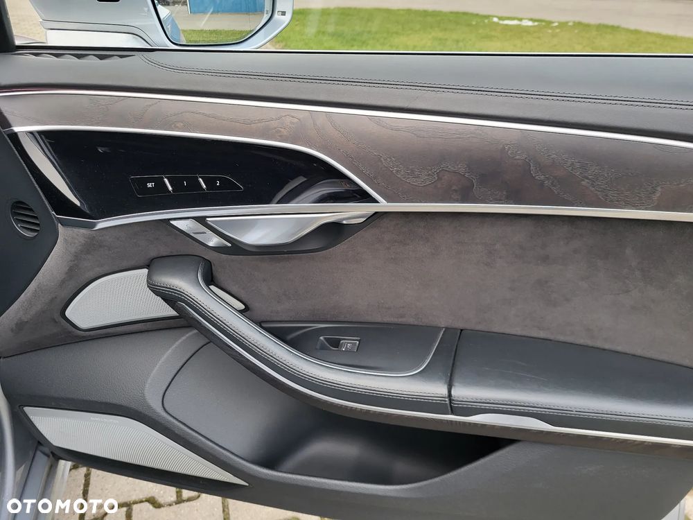 Audi A8 - 25