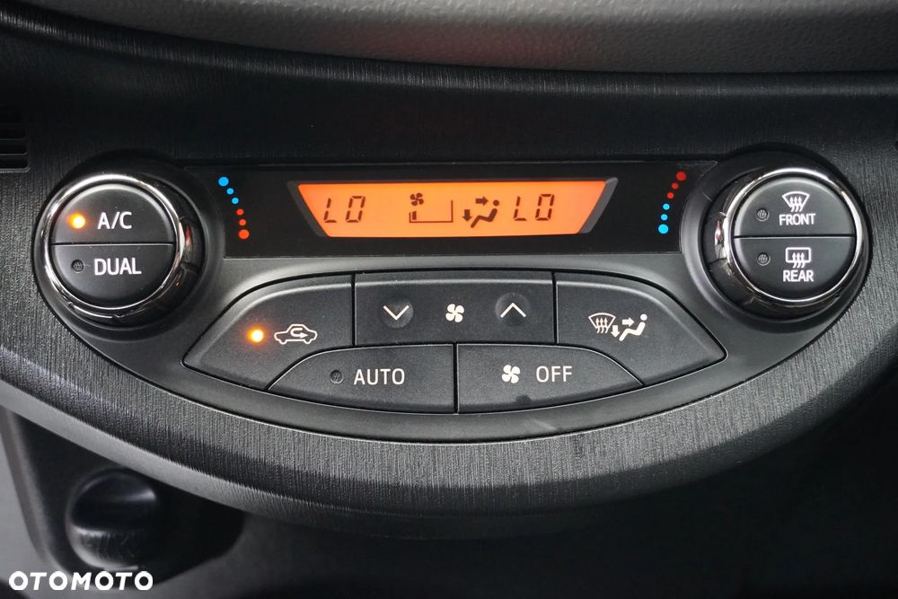 Toyota Yaris 1.33 VVT-i Executive - 22