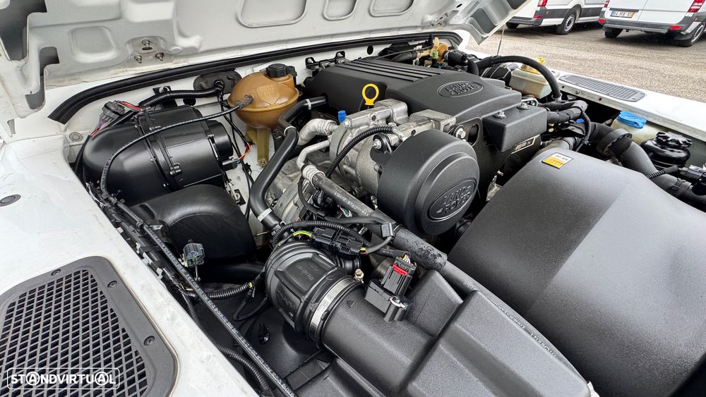 Land Rover Defender 110 DPF E - 45