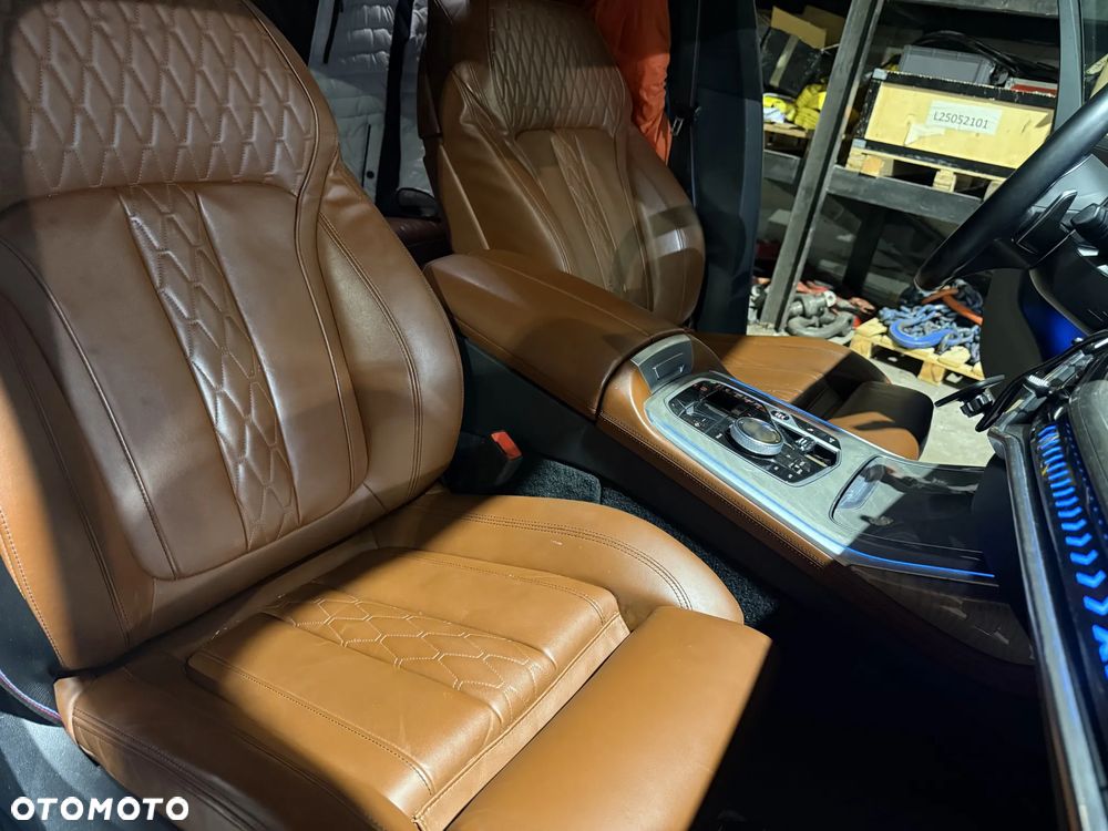 BMW X7 - 21