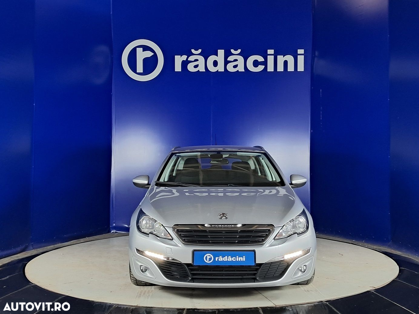 Peugeot 308 - 8