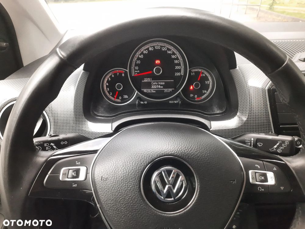 Volkswagen up! (BlueMotion Technology) move - 11