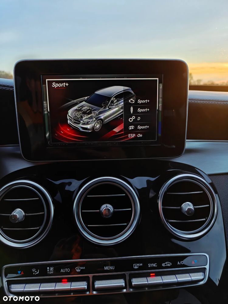 Mercedes-Benz Klasa C AMG 63 S AMG Speedshift 7G-MCT - 22