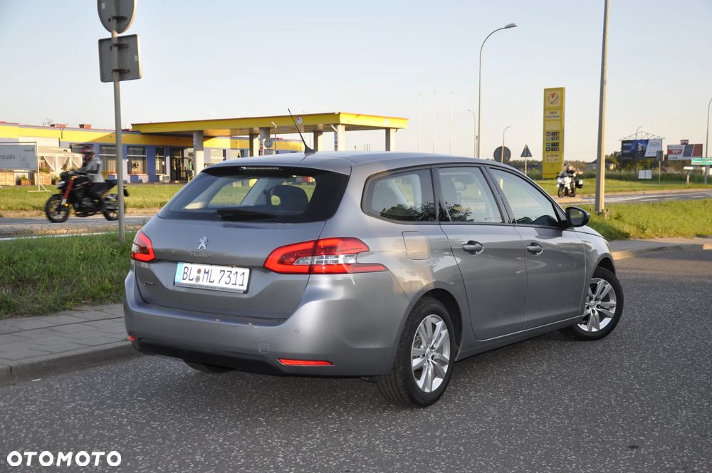 Peugeot 308 PureTech 130 GPF Stop & Start Allure Business-Paket - 22