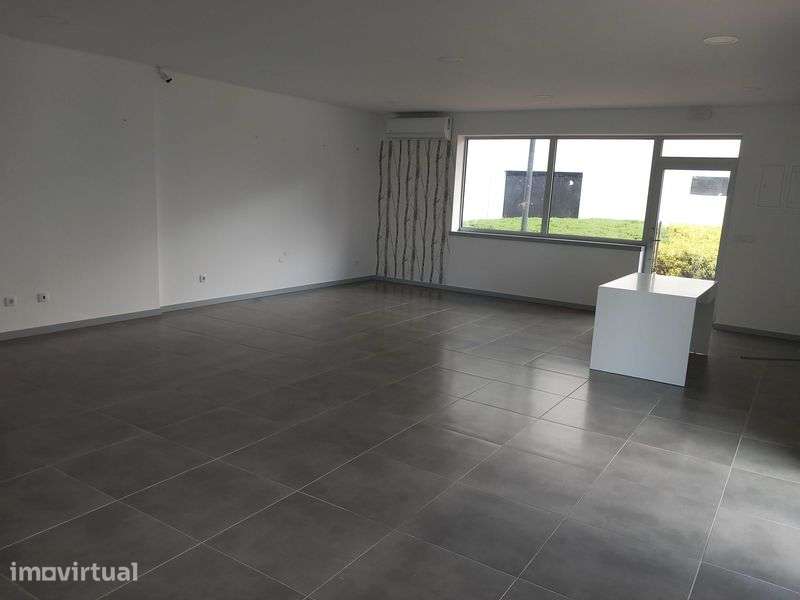 Loja com 95m2, Bairro das Mesuras, Viseu - Grande imagem: 4/10