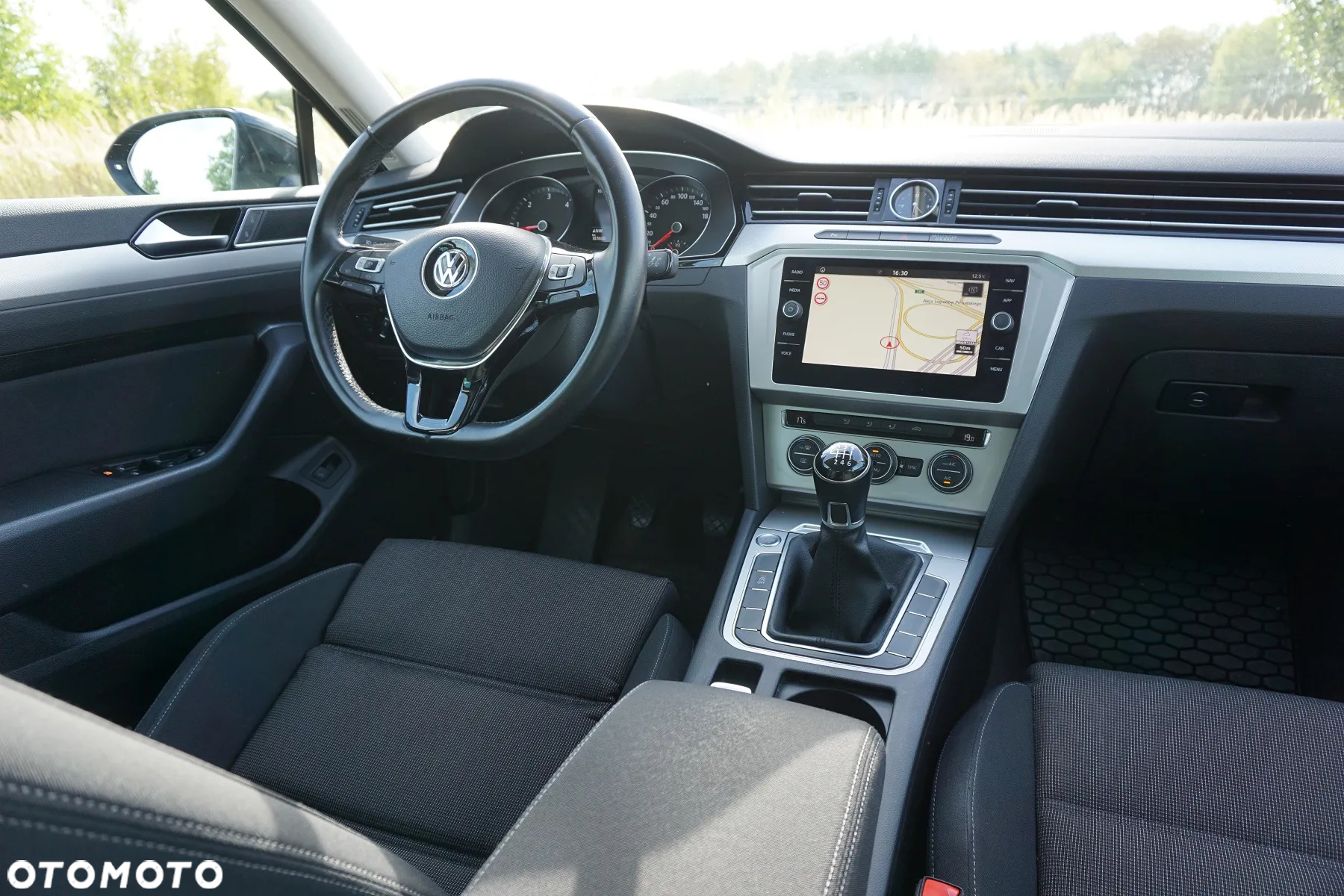 Volkswagen Passat 2.0 TDI BMT Comfortline - 13
