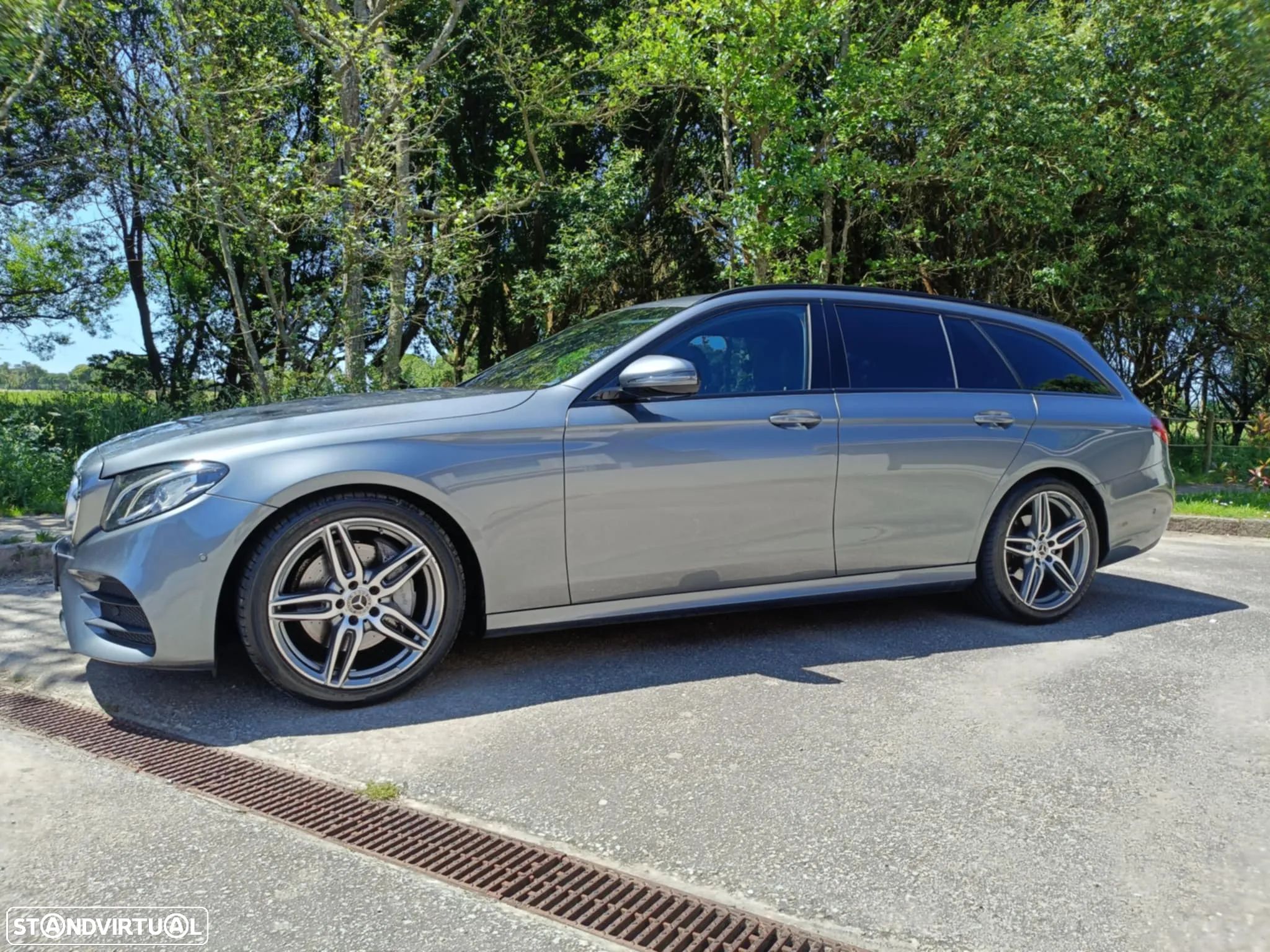 Mercedes-Benz E 220 d AMG Line - 1