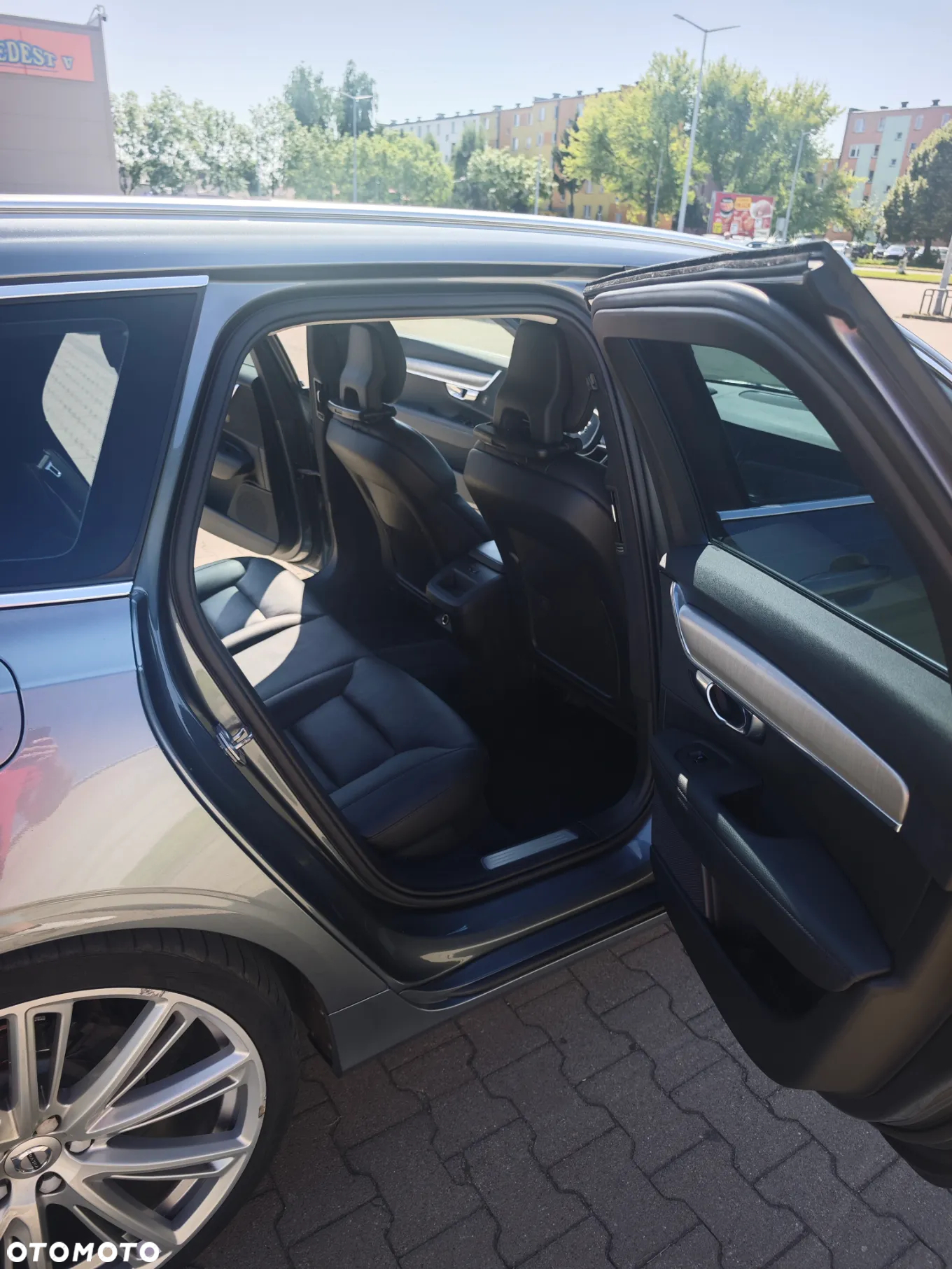 Volvo V90 D4 Momentum - 16